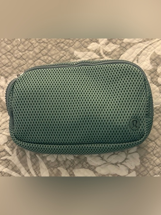 lululemon athletica Accessories - Lululemon Athletica Crater Blue Mesh Belt Bag